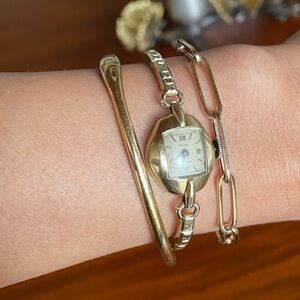 Vintage 14k solid gold Welsbro Swiss Made watch.